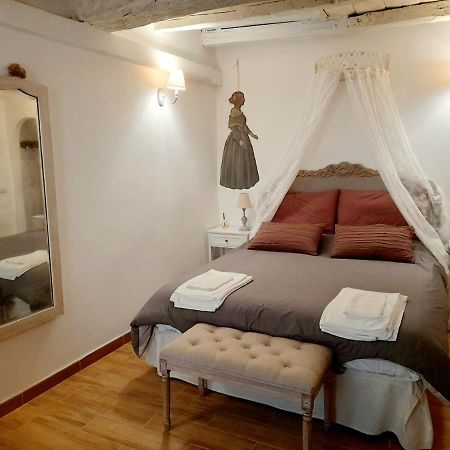 Livia'S Charming Room Trevignano Romano Exterior photo