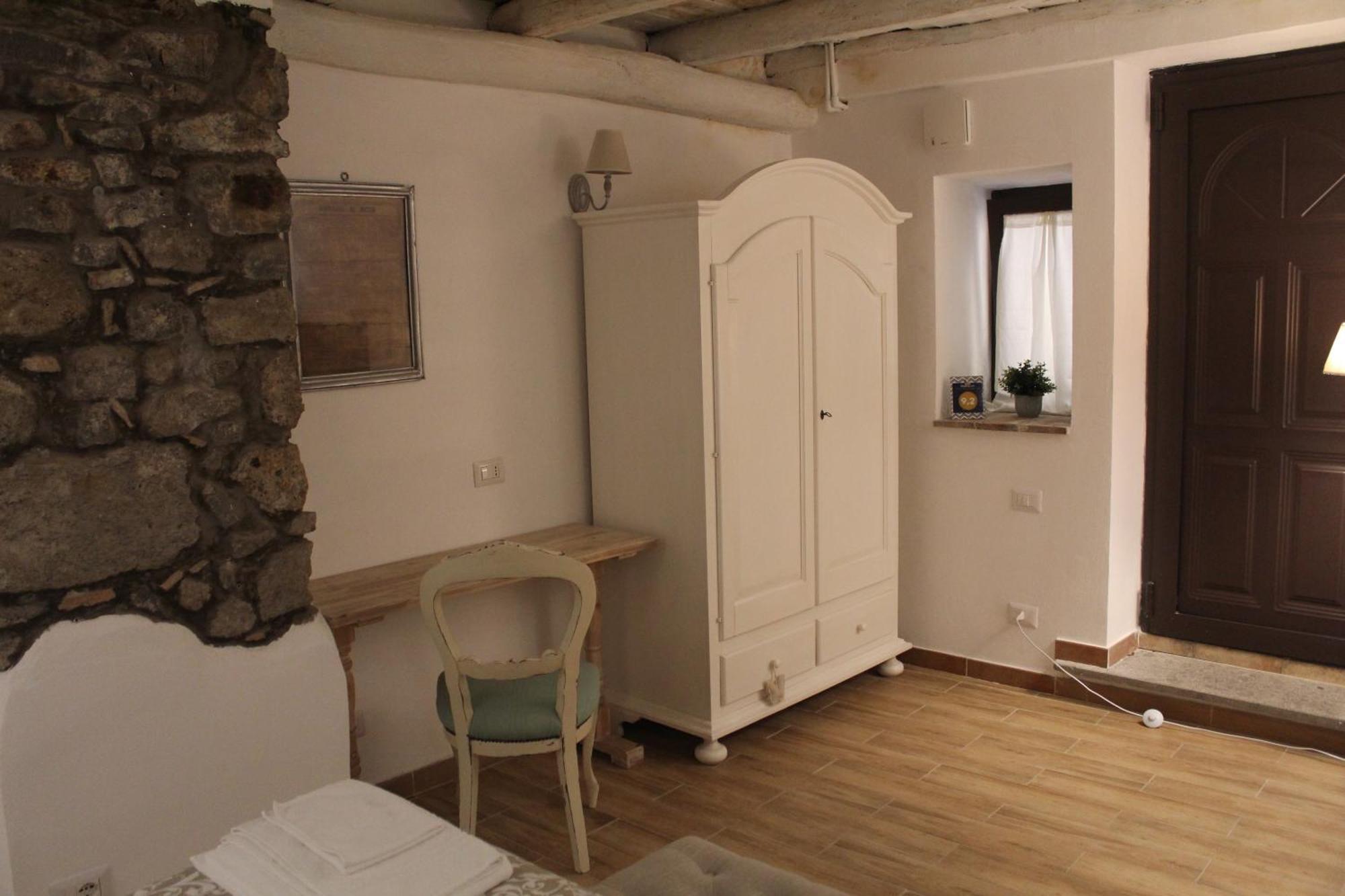 Livia'S Charming Room Trevignano Romano Exterior photo