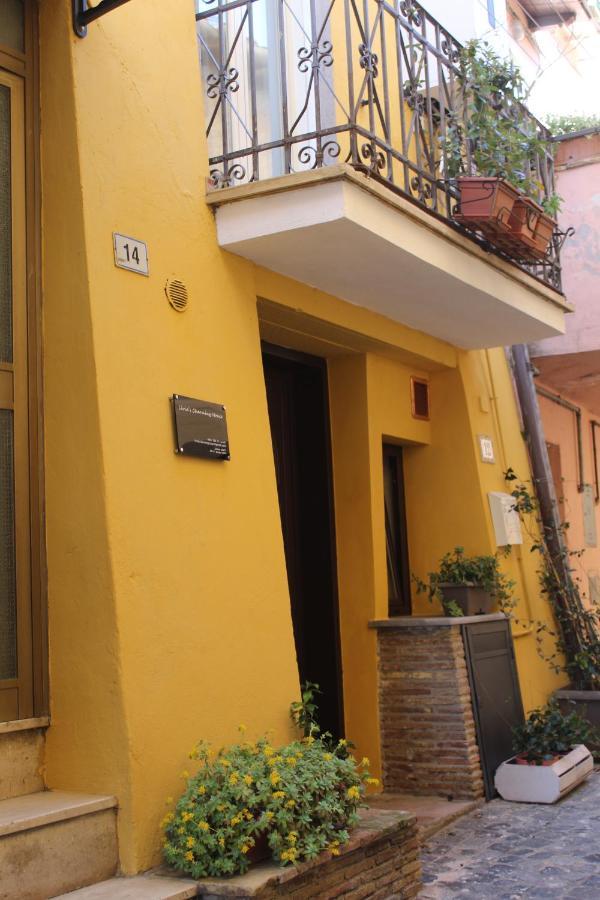 Livia'S Charming Room Trevignano Romano Exterior photo