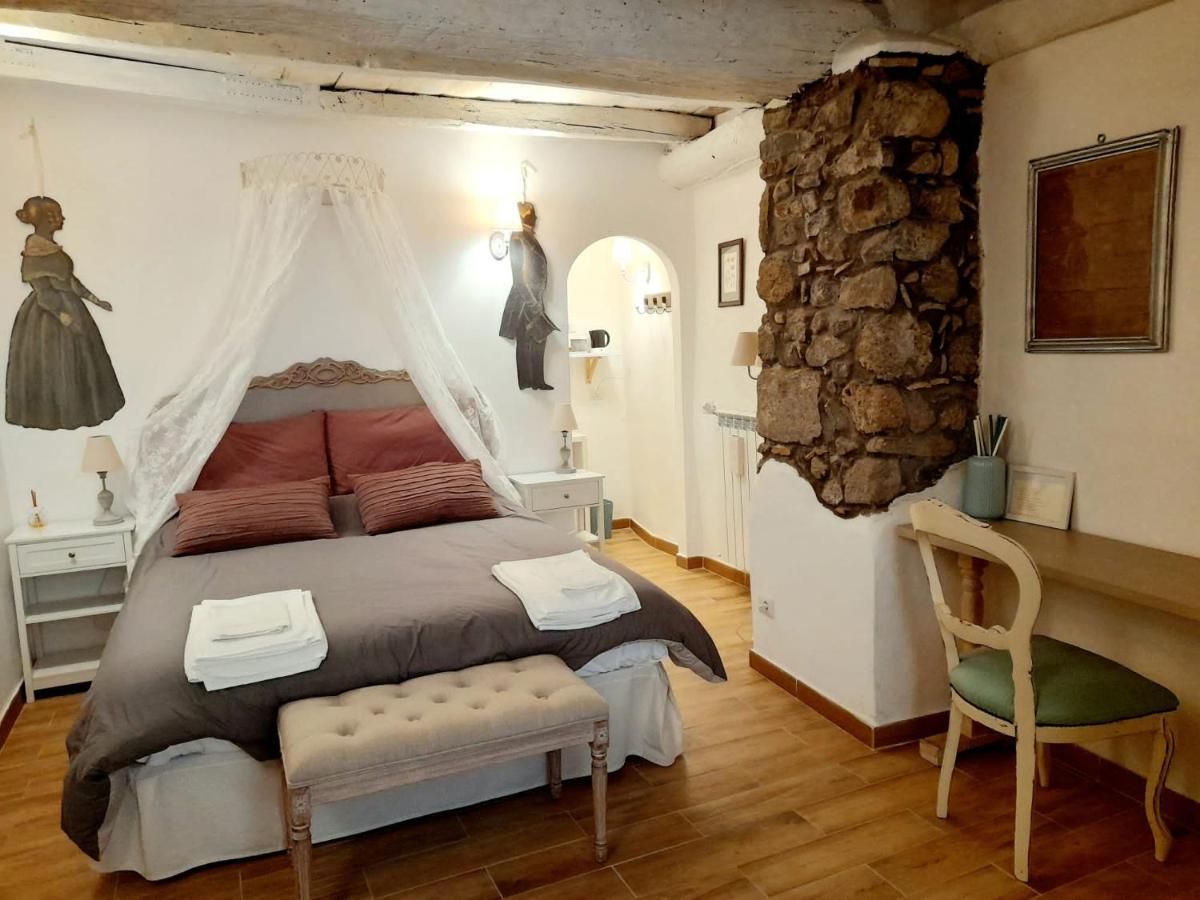 Livia'S Charming Room Trevignano Romano Exterior photo