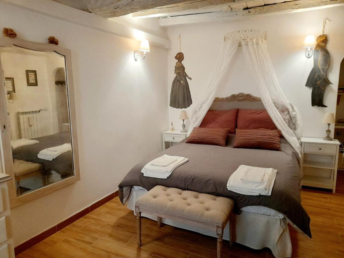 Livia'S Charming Room Trevignano Romano Exterior photo