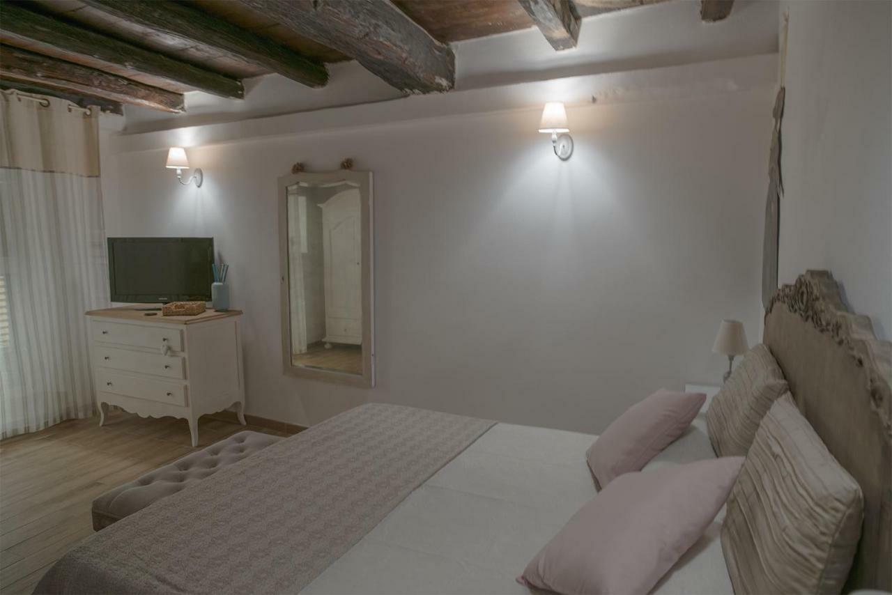 Livia'S Charming Room Trevignano Romano Exterior photo