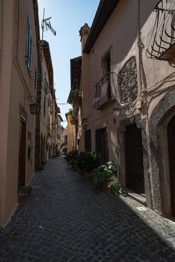 Livia'S Charming Room Trevignano Romano Exterior photo